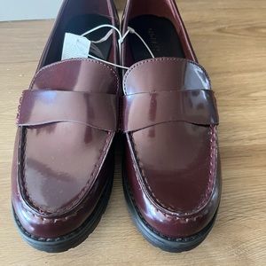 NWT Maroon loafers